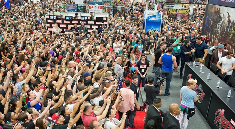 Behind the Production of Comic Con Crowds - Sideshowtoys.jpg 