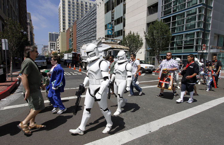 featured-star-wars11 photo Pointbreakcafe.jpg Behind the production of Comic-Con International 